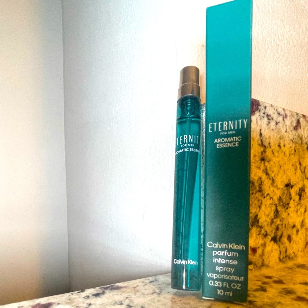 Calvin Klein pocket spray